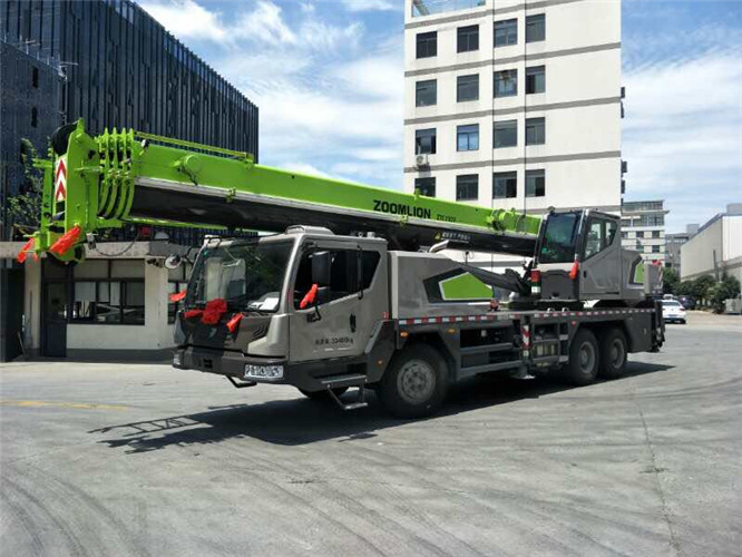 泸定县跨街广告牌的高空安装注意事项
