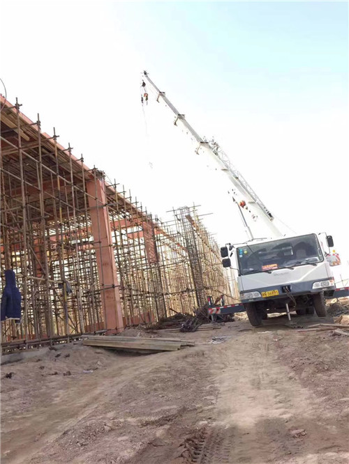 泸定县吊车作业的安全注意事项有哪些？